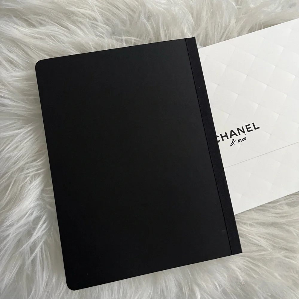 Chanel -Chanel & Moi Black Decorate Book